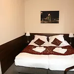 Kosmonauty Wroclaw-airport فندق فروتسواف
