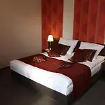 Kosmonauty Wroclaw-airport فندق فروتسواف