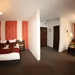 Kosmonauty Wroclaw-airport 3*