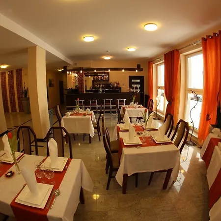 Kosmonauty Wrocław-airport 3*