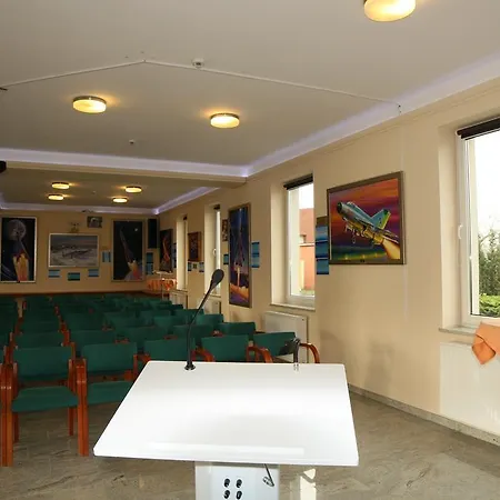 Kosmonauty Wroclaw-airport 3* Breslau