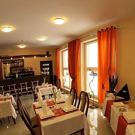 Kosmonauty Wroclaw-airport 3*