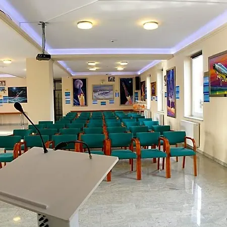 فندق Kosmonauty Wroclaw-airport 3*