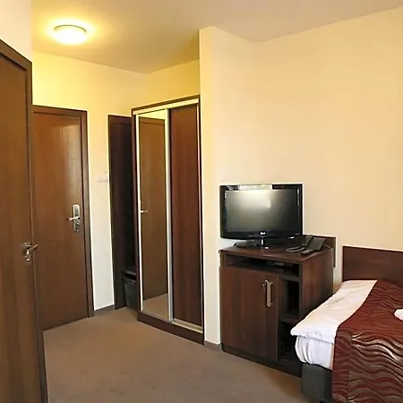 Kosmonauty Wroclaw-airport فروتسواف