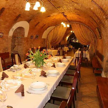 ホテル コスモナウティ ヴロツワフエアポート ヴロツワフ