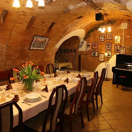 Kosmonauty Wroclaw-airport Hotel Vratislav