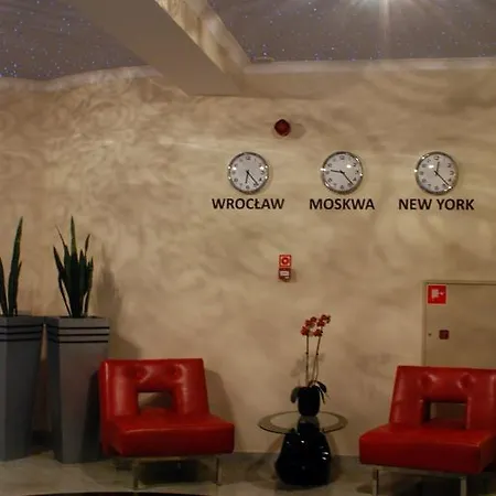 コスモナウティ ヴロツワフエアポート