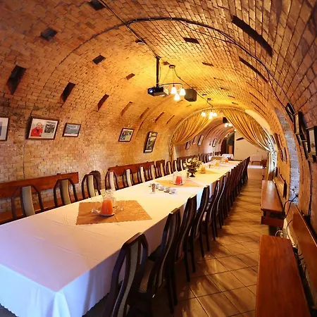 Kosmonauty Wroclaw-airport Hotel 3*