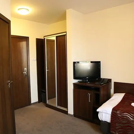 فندق Kosmonauty Wroclaw-airport 3*